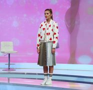 "Ca si Iuliana, ai un styling total nepotrivit pentru aceasta saptamana!" Adelina Pestritu, sub lupa lui Razvan Ciobanu:"El e stalker-ul tau, te urmareste mereu!" Care a fost reactia vedetei? Maurice a surprins-o pe Emiliana intr-un loc si a vrut sa vada